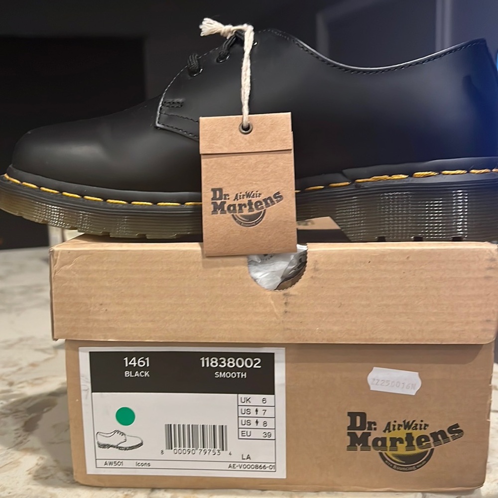 Ladies Dr.Martens BRAND NEW size 8